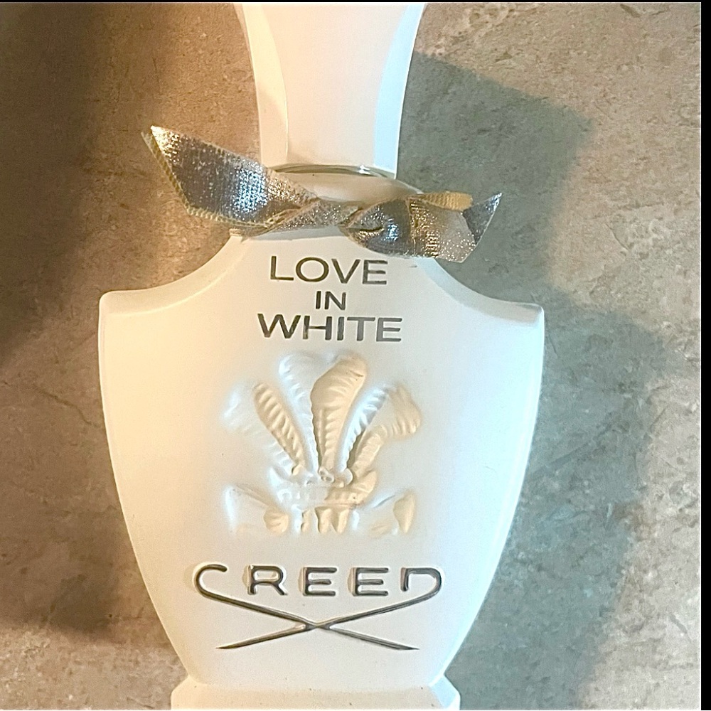 CREED LOVE IN WHITE. 2.5 oz, parfum , Exquisite Fragrance. Of London.